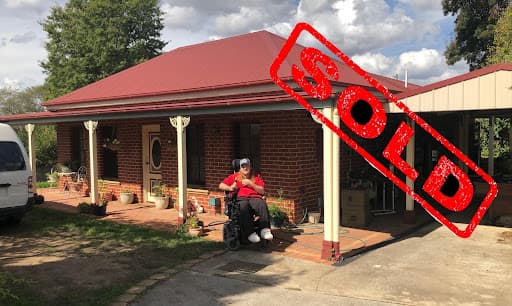 MoneyQuest Bathurst — Customer photo