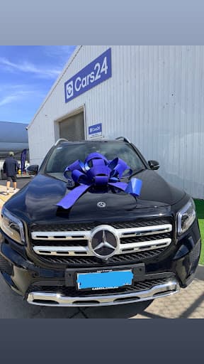 TheFinancialCo — Customer photo